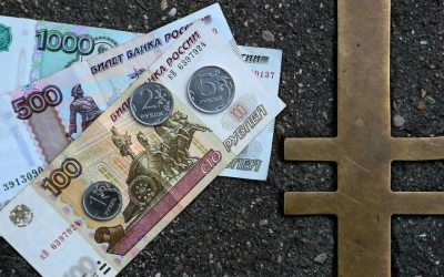 الروبل يكسب جولة جديدة أمام العملات الرئيسية