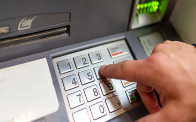 ما سبب تأخر صرف رواتب القطاع العام ..