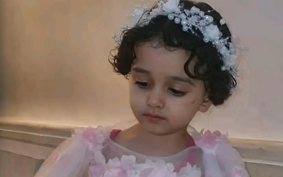 رحلت وهي في حضن أبيها.. غموض يحيط بوفاة الطفلة “كارما” في مصر