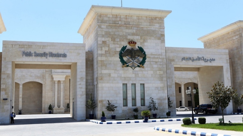 إلقاء القبض على شخص اعتدى على فتاة في وسط البلد