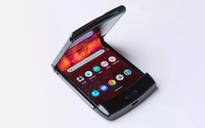 موتورولا تدخل منافسة الهواتف القابلة للطي بتصميم معالج لعيوب Galaxy Z Fold 8