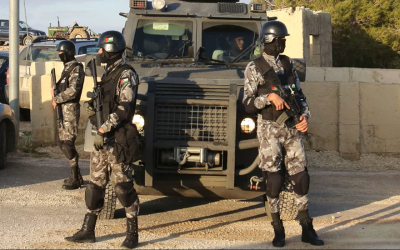 عاجل | مؤتمر صحفي لوزيري الداخلية والاتصال ومدير الأمن بالكرك