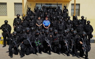 مدير الأمن العام يشيد بكفاءة وجاهزية مرتبات الشرطة الخاصة